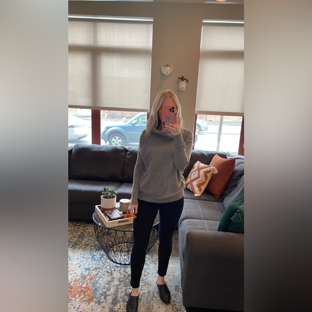 Light grey cowl neck sweater, 100% cashmere, Abercrombie, Size XS